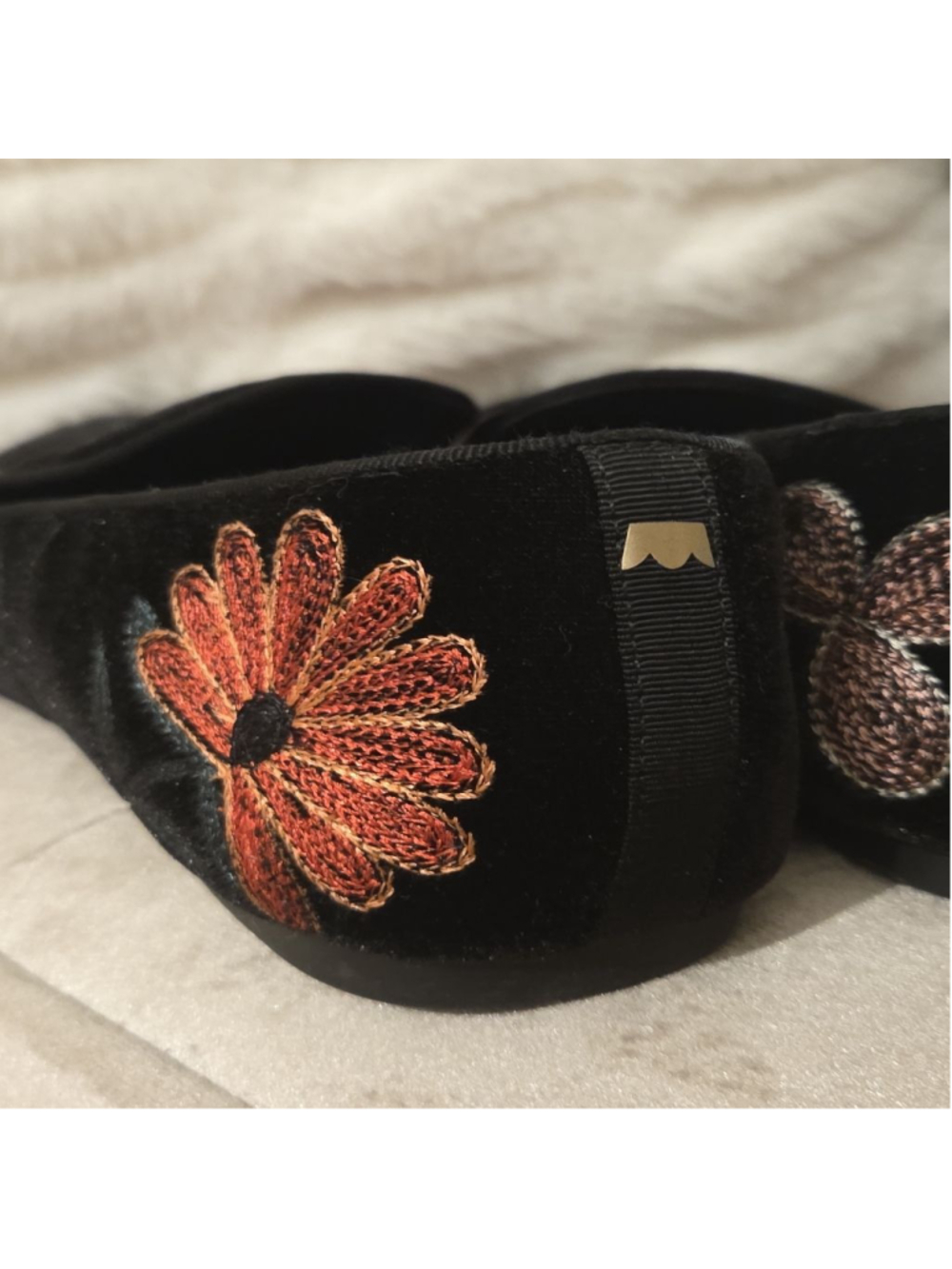 Women's Birdies Black Velvet Floral Embroidered Loafers Size 8 - Picture 4 of 14